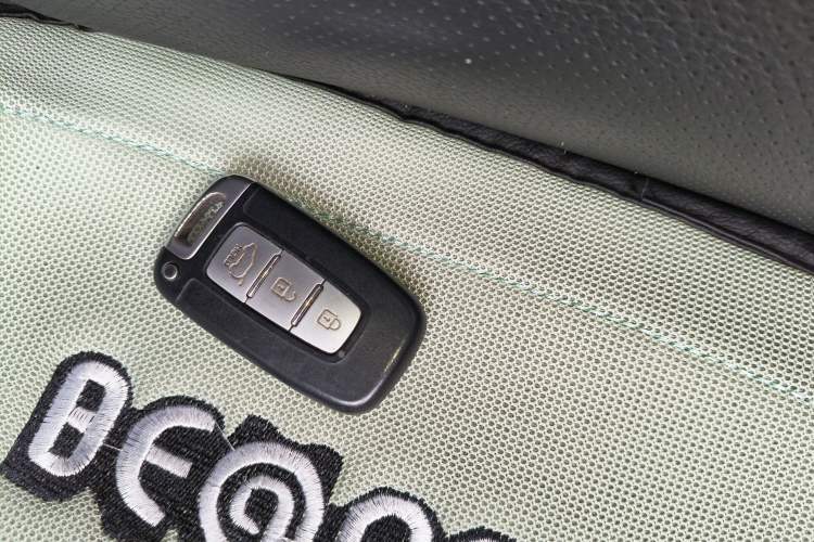 Used Hyundai ix35 2012 2.0L Automatic Two-Wheel Drive Elite Edition GLS Vehicle Key