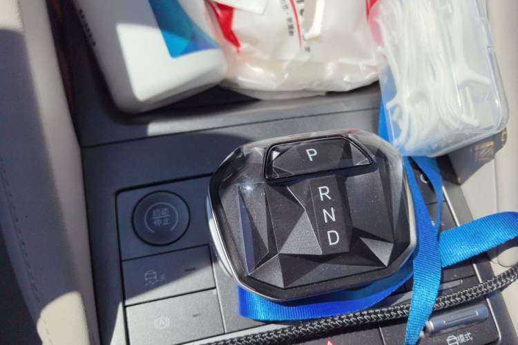 Used BYD Yuan UP 2024 401 km Active Version Gear Lever