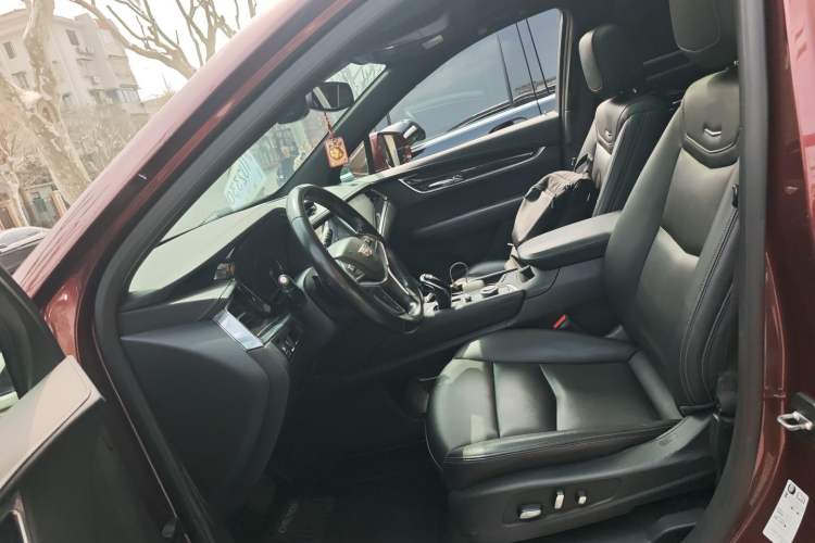 Used Cadillac XT5 2021 2.0T Four-Wheel Drive Luxury Version Left Front Seat