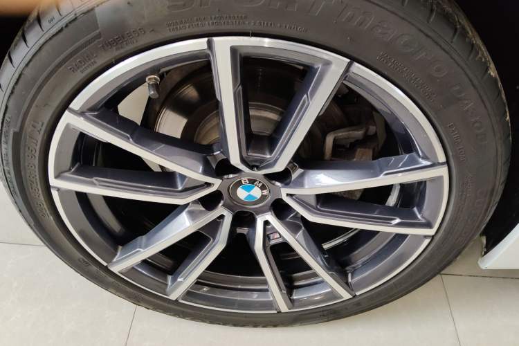 Used BMW 3 Series 2024 320Li M Sport Package Right Rear Wheel Hub