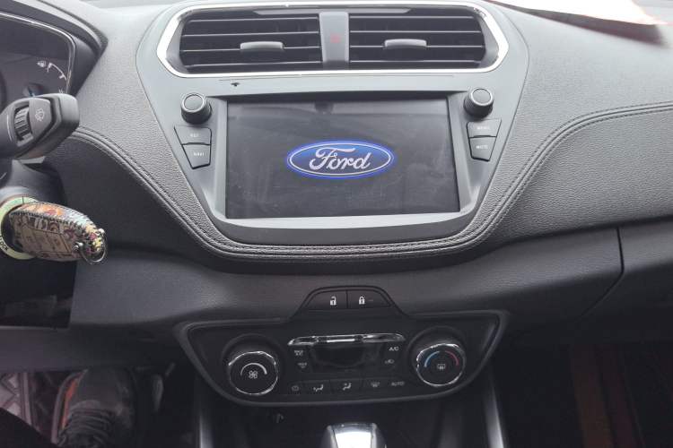 Used Ford Escort 2015 1.5L Automatic Fashion Model Audio And AC Panel