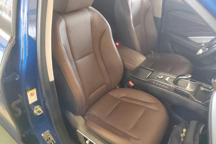 Used Wey VV6 2021 2.0T Two-Wheel Drive Smart Plus