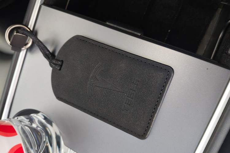 Used Tesla Model Y 2021 Standard Range Rear-Wheel Drive Version Vehicle Key