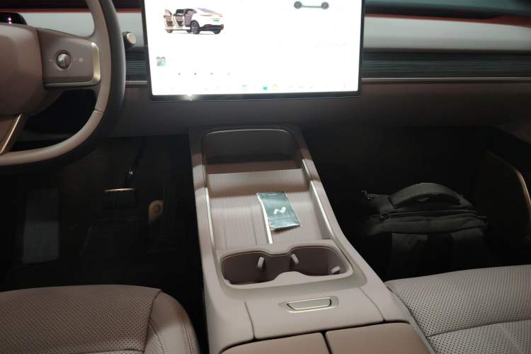 Used ONVO L60 2025 Model—85 kWh All-Wheel-Drive Version