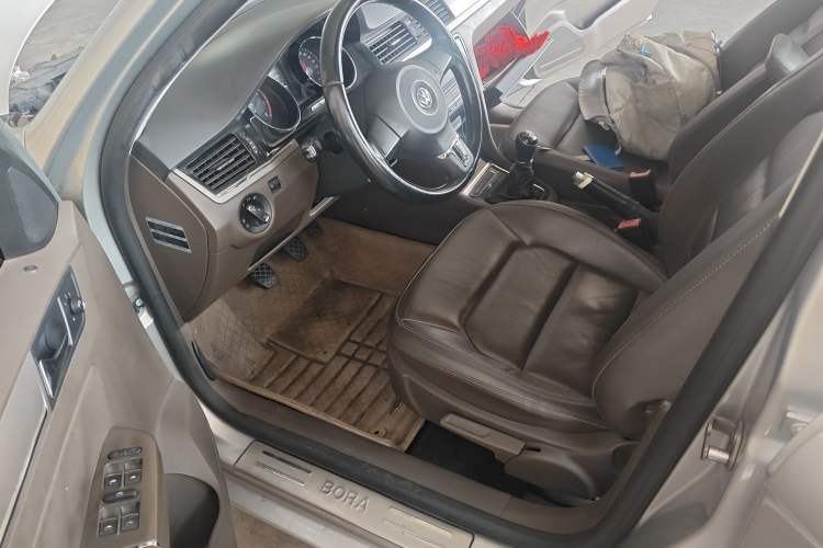 Used Volkswagen Bora 2013 1.6L Manual Comfort Model
