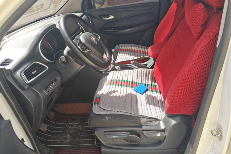 Used Baojun 730 2021 1.5L Manual Fashion Version 7 Seats