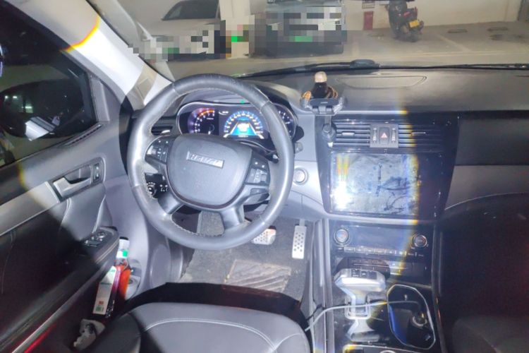 Used Haval H8 2017 2.0T Gasoline Two-Wheel Drive Smart Edition
