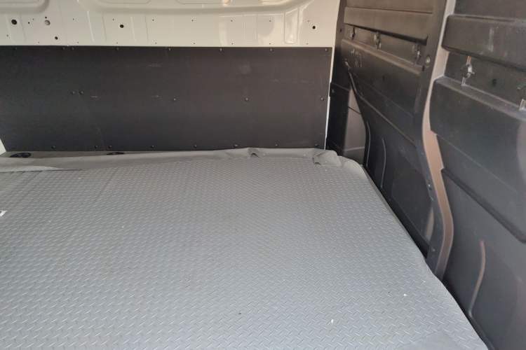 Used Farizon Super VAN 2025 Model Wealth Creation Version—Long Wheelbase High Roof 106kWh
