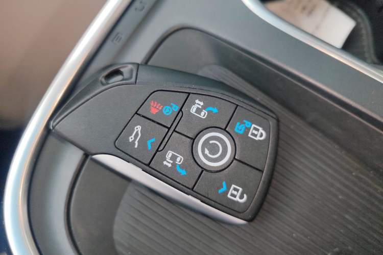 Used Buick Century 2023 2.0T Six-Seater Yinshi Edition Vehicle Key