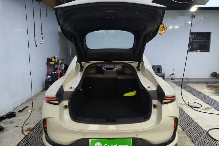 Used IM L6 2025 Ultra Model
