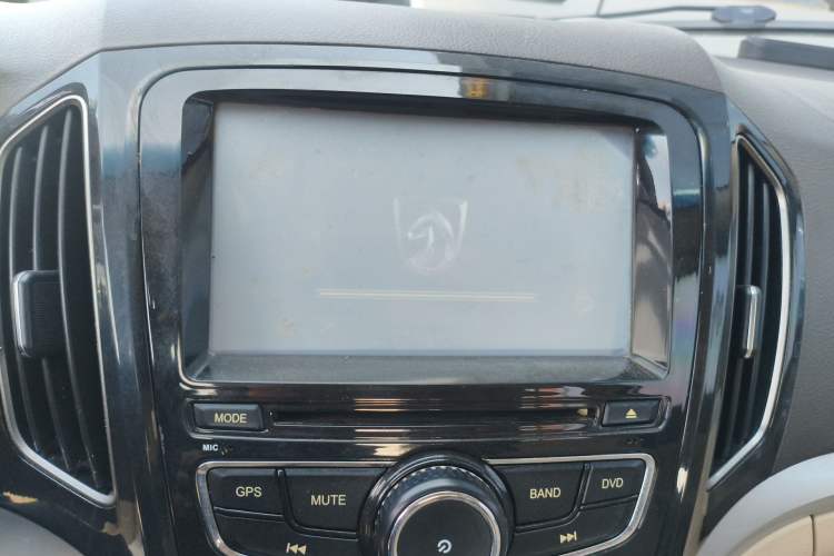 Used Baojun 730 2014 1.5L manual standard trim 7 seats