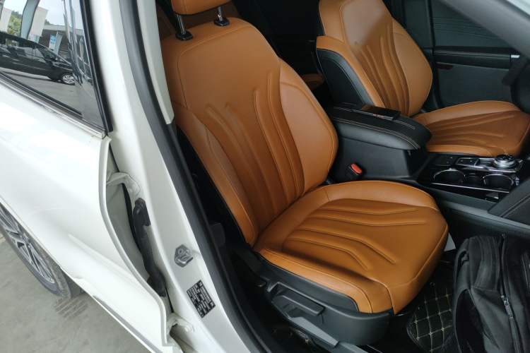 Used Ford Escape 2020 EcoBoost 245 Two-Wheel Drive Smart & Enjoyment Model
