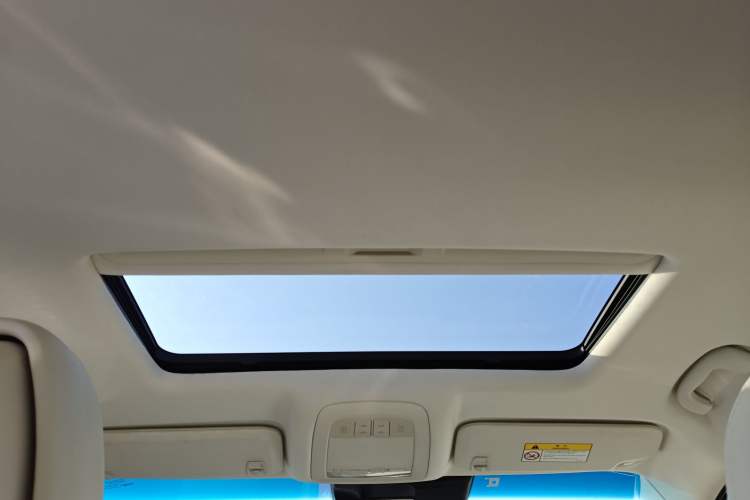 Used Roewe e950 2017 50T Hybrid Connected Executive Edition
