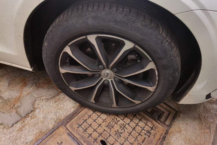 Used Volvo S60 2021 T4 Zhiyi Luxury Edition Right Front Wheel Hub