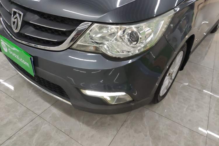 Used Baojun 730 2014 1.5L Manual Luxury Navigation ESP Version 7 Seats