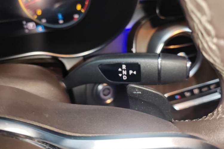 Used Mercedes-Benz GLC 2022 Refreshed GLC 300 L 4MATIC Dynamic Edition Prestige Version Gear Lever