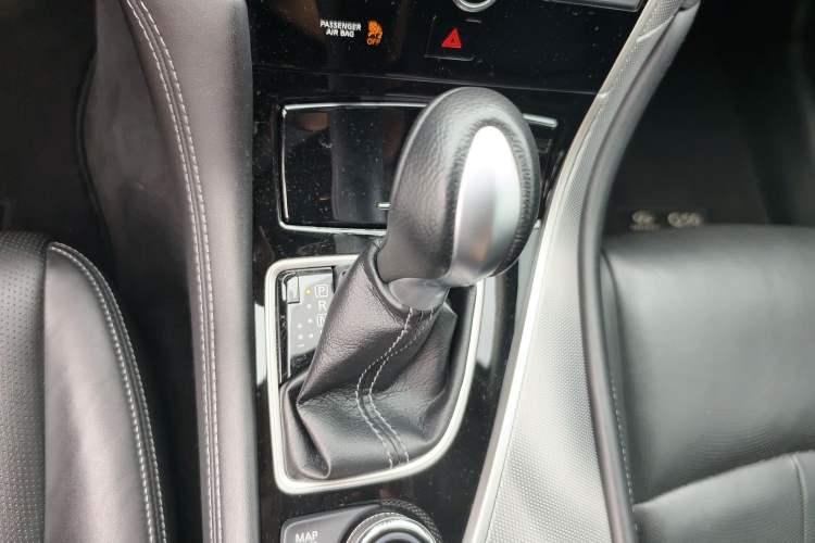 Used Infiniti Q50L 2016 2.0T Ambition Edition Gear Lever