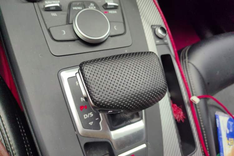 Used Audi Q5L 2018 40 TFSI Prestige Edition China V Gear Lever