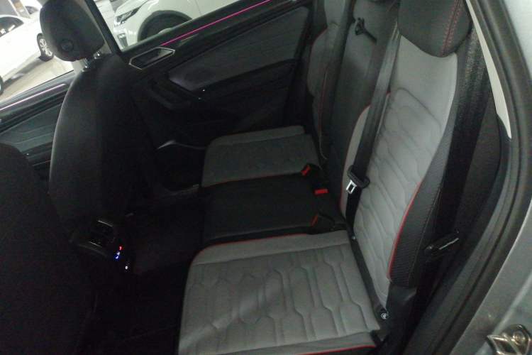 Used Volkswagen Tiguan L New Energy 2022 430 PHEV Plug-in Hybrid Flagship Edition Left Rear Seat