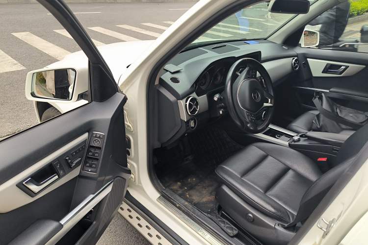 Used Mercedes-Benz GLK-Class 2013 GLK 300 4MATIC Dynamic Sunroof Model Driver Seat