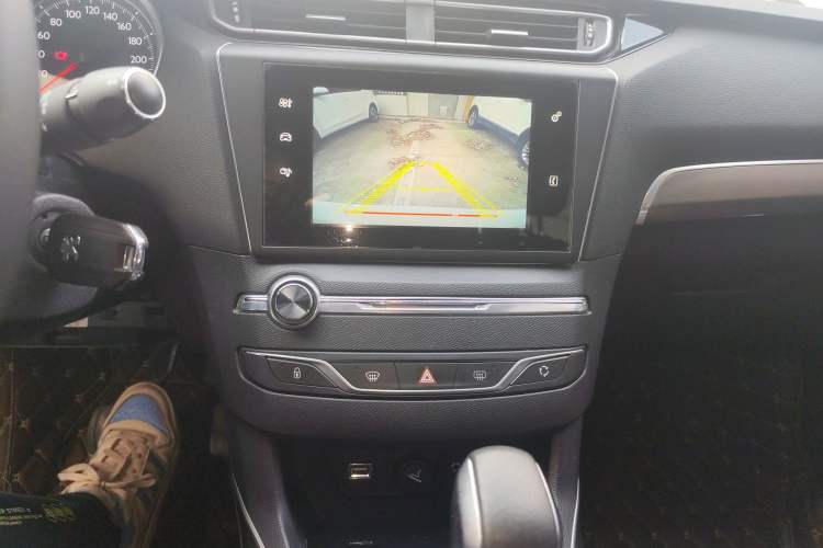 Used Peugeot 408 2016 1.6T Automatic Luxury Edition Audio And AC Panel