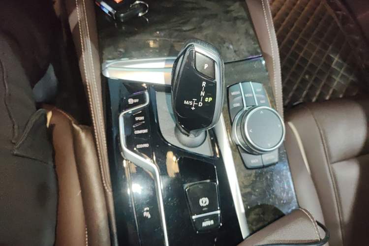 Used BMW 5 Series 2022 Restyled 525Li M Sport Package
