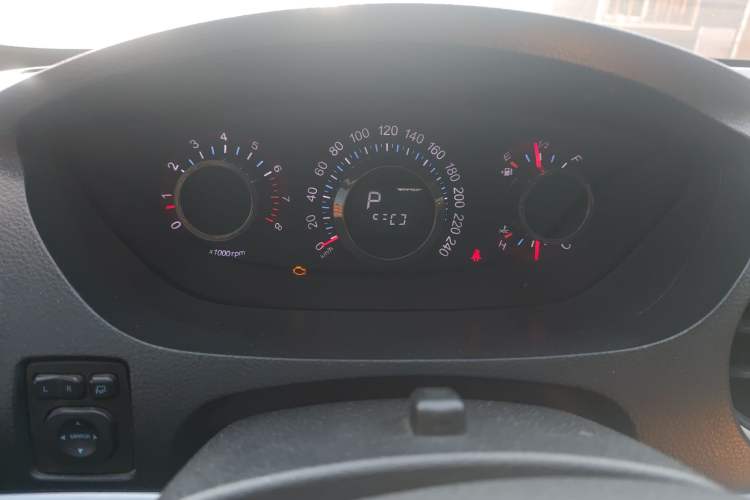 Used Luxgen Great 7 SUV 2011 2.2T Four-Wheel Drive ZhiZun Version
