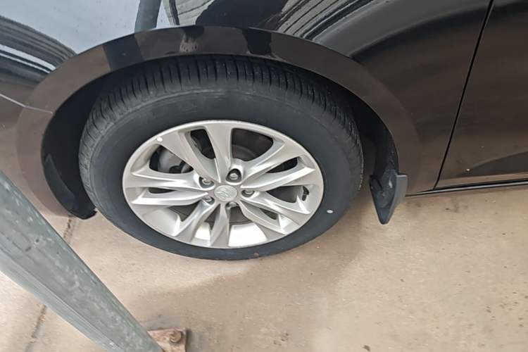 Used Buick Verano 2019 Sedan 20T Dual-Clutch Leading Model