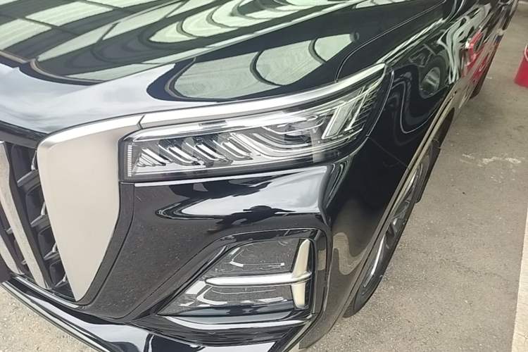 Used Hongqi HS5 2023 2.0T Qixiang Pro Edition