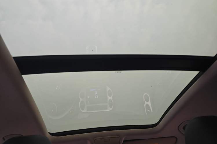 Used Volkswagen Tiguan L 2017 300TSI Automatic Two-Wheel Drive Silk Road Comfort Edition