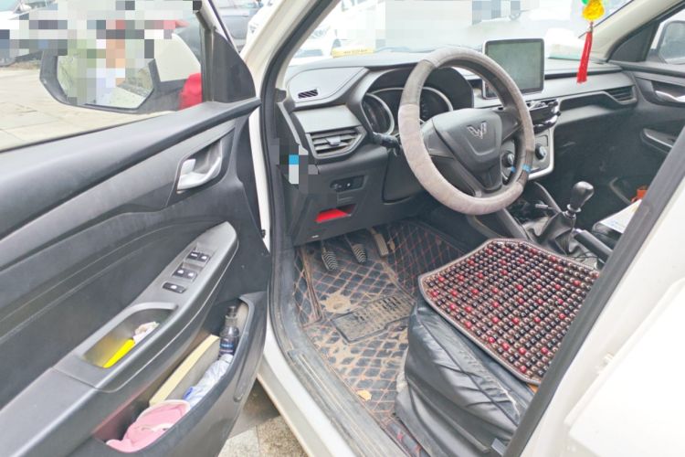 Used Wuling Hongguang S3 2019 Automatic Clutch Version 1.5L Manual Comfort Model China V Standard Driver Seat