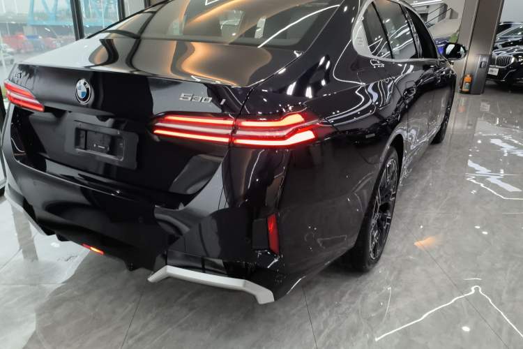 Used BMW 5 Series 2025 530Li Luxury Edition M Sport Package