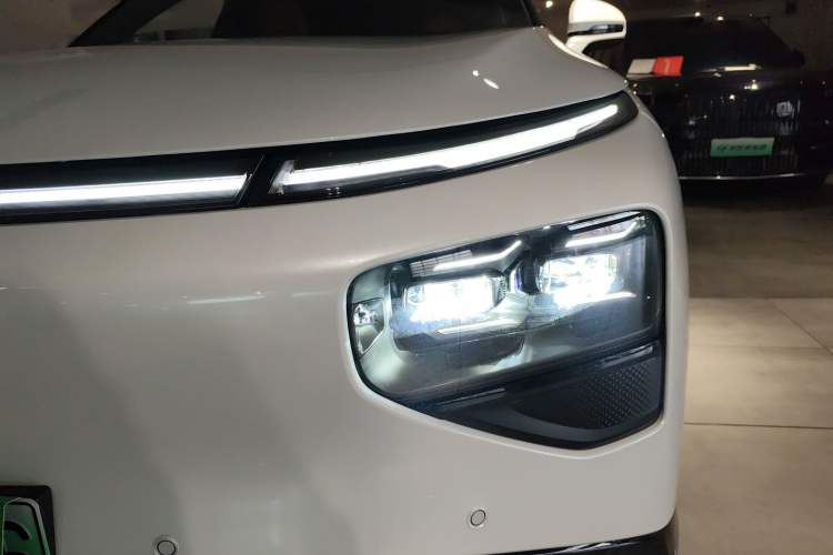 Used XPeng G9 2025 725 with Ultra-Long Range Max Left Front Headlight