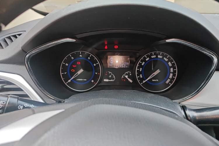 Used Changan Alsvin V7 2015 1.6L Manual Enjoyment Model China IV Standard
