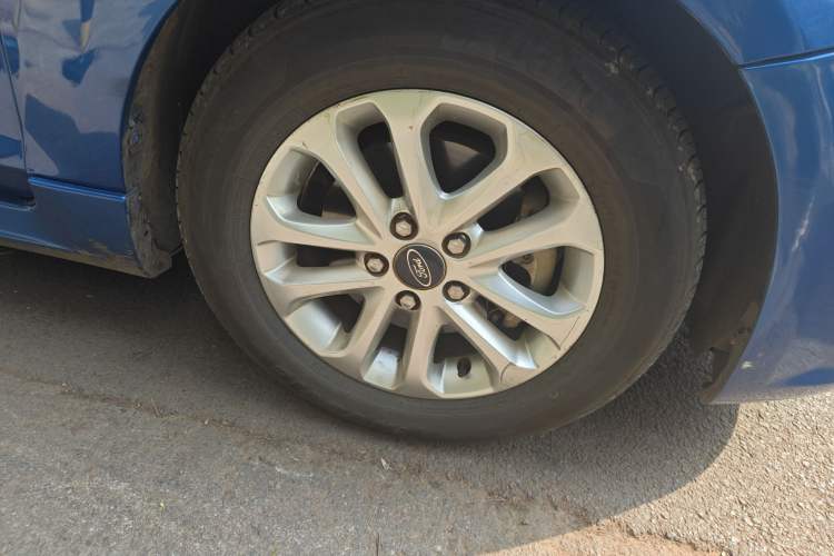 Used Ford Focus 2011 Hatchback 1.8L Automatic Fashion Edition
