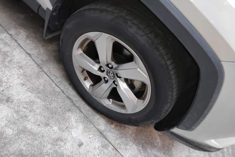 Used Toyota RAV4 2021 2.0L CVT Two-Wheel Drive Fashion Edition