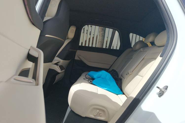 Used Nio ES6 2024 75 kWh
