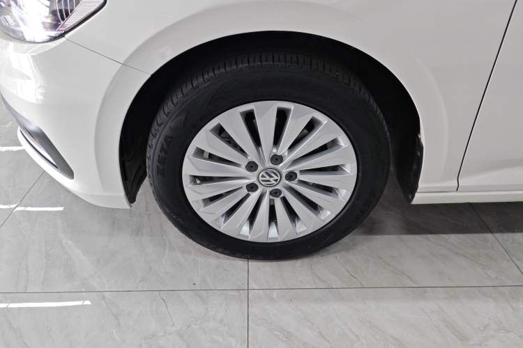 Used Volkswagen Lavida 2018 280TSI DSG Comfort Edition China V Standard Left Front Wheel Hub