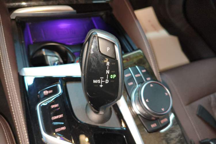 Used BMW 5 Series 2022 Second Facelift 525Li M Sport Package
