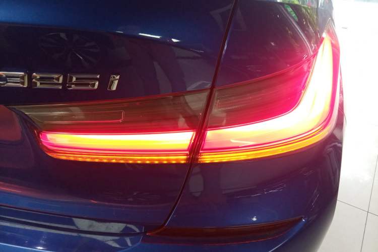 Used BMW 3 Series 2020 325i M Sport Package Right Rear Taillight