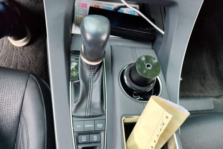 Used Toyota Avalon 2019 2.5L Touring Premium Version China VI Standard
