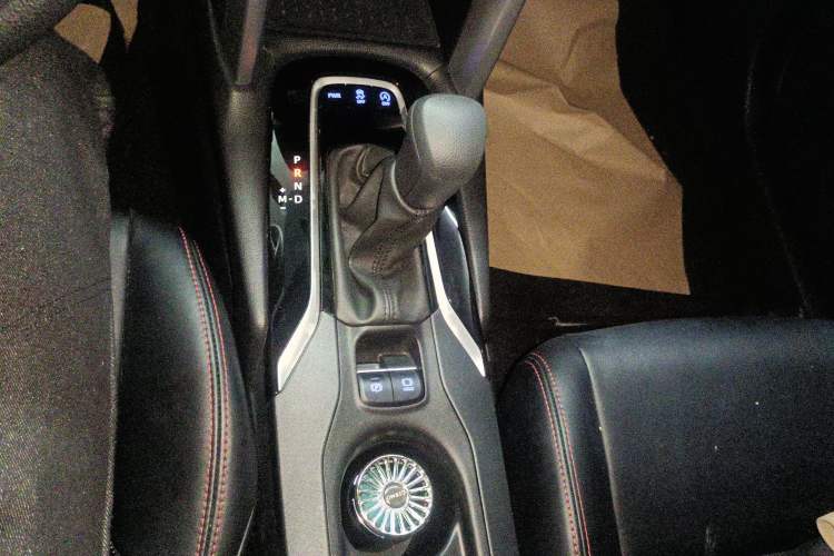 Used Toyota FRONTLANDER 2022 2.0L CVT Elite Edition Gear Lever