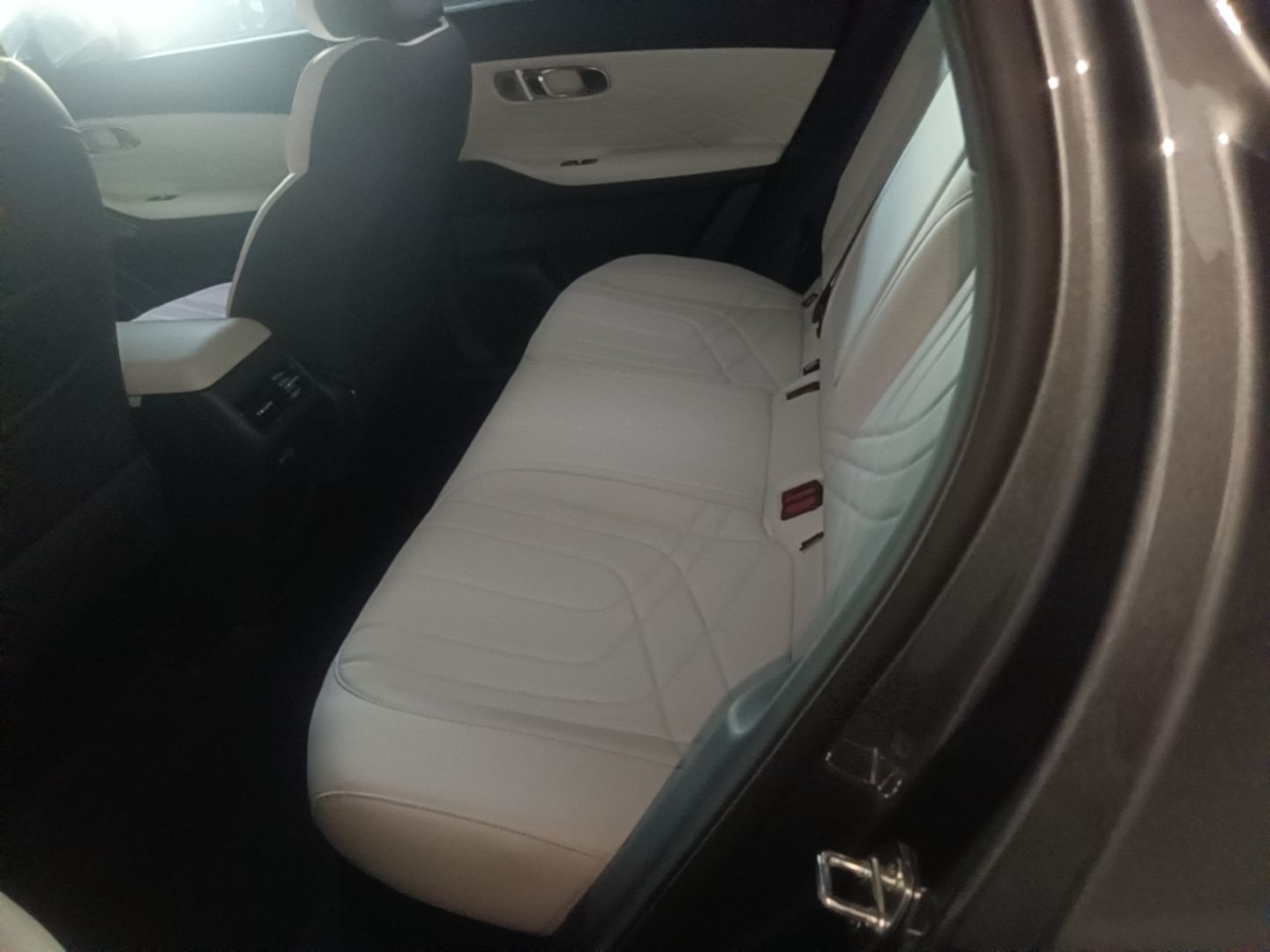 Geely Galaxy Xingjian 7 EM-i 2025 120km Exploration+ Version — снимка 20