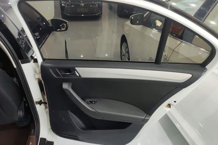 Used Skoda Rapid 2020 1.5L Automatic Comfort Edition
