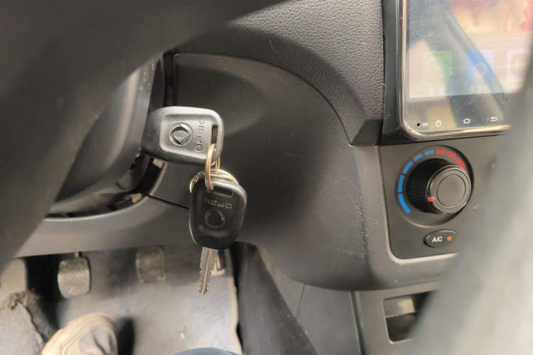 Used Dongfeng Fengon 330 2014 1.5L Manual Utility Version DK15