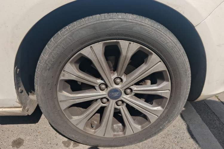 Used Ford Escort 2015 1.5L Manual Fashion Edition