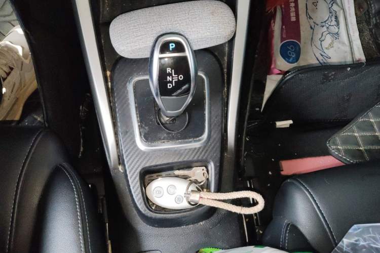 Used BYD Yuan New Energy 2018 EV360 Smart Connect Cool Edition Gear Lever