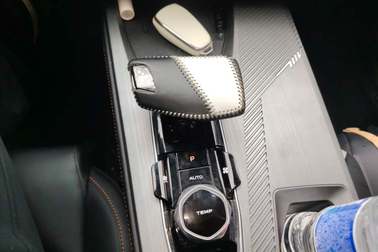 Used Oshan Z6 2023 Blue Whale 1.5T DCT Smart-Led City Edition
