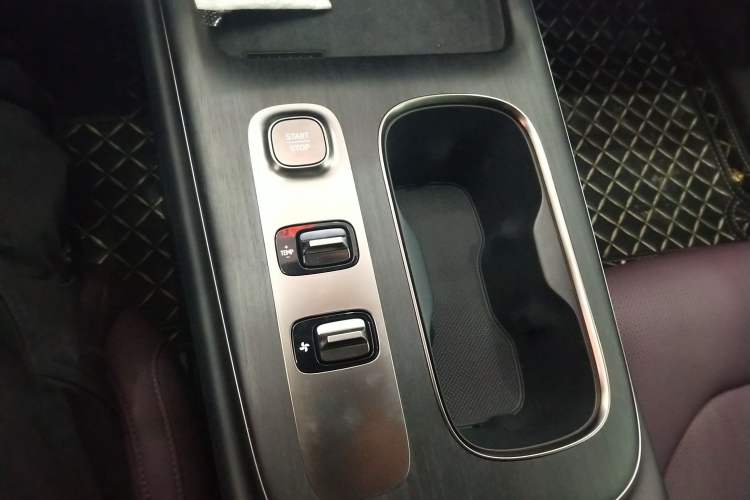 Used Xiaomi Auto SU7 2024 Rear-Drive Standard Founder Edition
