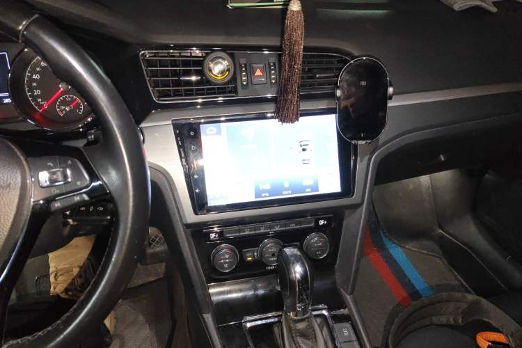 Used Volkswagen Lamando 2015 280TSI DSG Comfort Edition
